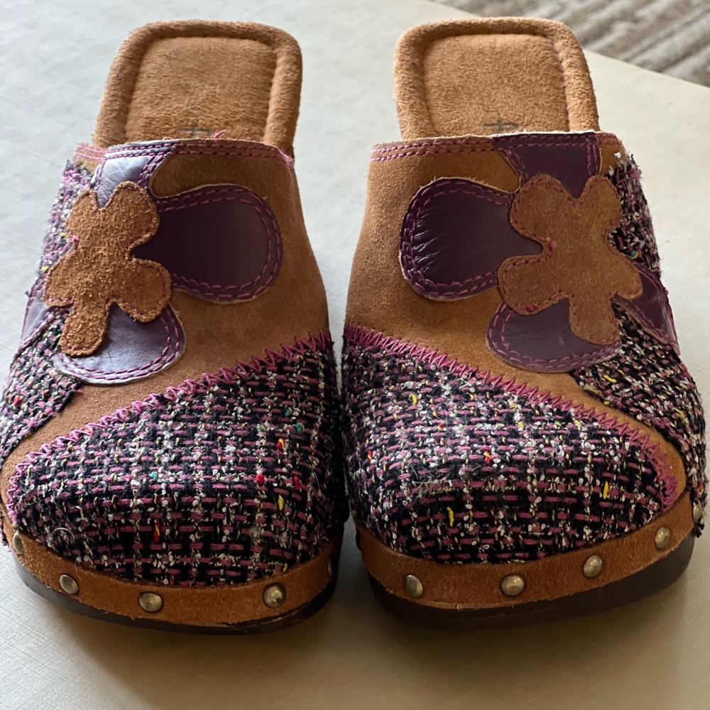 “YOU REALLY MUST HAVE THESE!!”   GORGEOUS  “RETRO” Style.   SUPER COMFY!!!